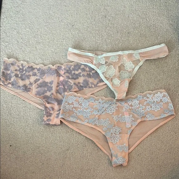 PINK Victoria's Secret Cream and Tan Lace Panties Intimates NWOT - Picture 2 of 3